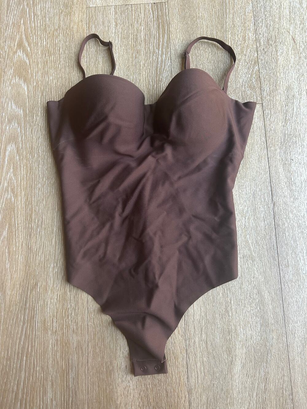 SKIMS nwt Seamless Sculpt Molded Underwire Bodysuit Brown Neutral Shapewear M